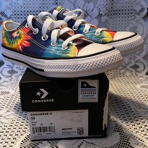 Kids size 13 converse tie dye shoes
